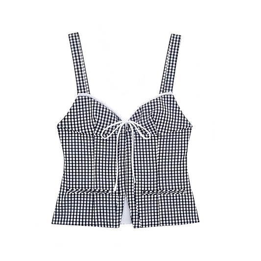 Black and white checkered bow lace trim tank top in gingham plaid pattern. Slim fit corset bustier bodycon silhouette with embroidered lace trim, sweetheart neckline, spaghetti straps, sleeveless backless design, and feminine bow detail. Women’s and teens’ summer and fall 2025 fashion. Chic coquette Y2K trendy vintage retro milkmaid western country girl cowgirl casual everyday wear. Perfect for holiday, vacation, school, sorority rush, evening, party, night out, sexy club wear, beach, preppy style. 