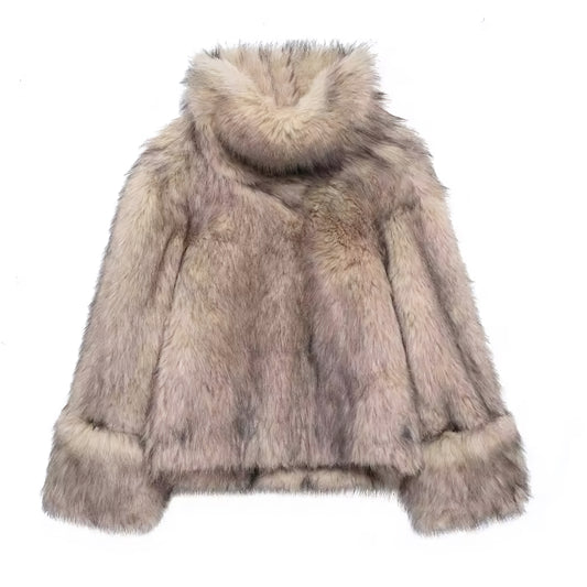Light brown faux fur oversized cropped pullover coat with turtleneck for women and teens, satin lined soft fuzzy cozy warm thick luxury faux fur jacket, elegant beige multicolor feminine Y2K chic outerwear for fall autumn winter 2025, stylish Scandinavian Copenhagen streetwear ski trip apres ski snow day outfit, cool girl it girl fashion with global worldwide shipping to US UK Canada Australia Europe and Asia.